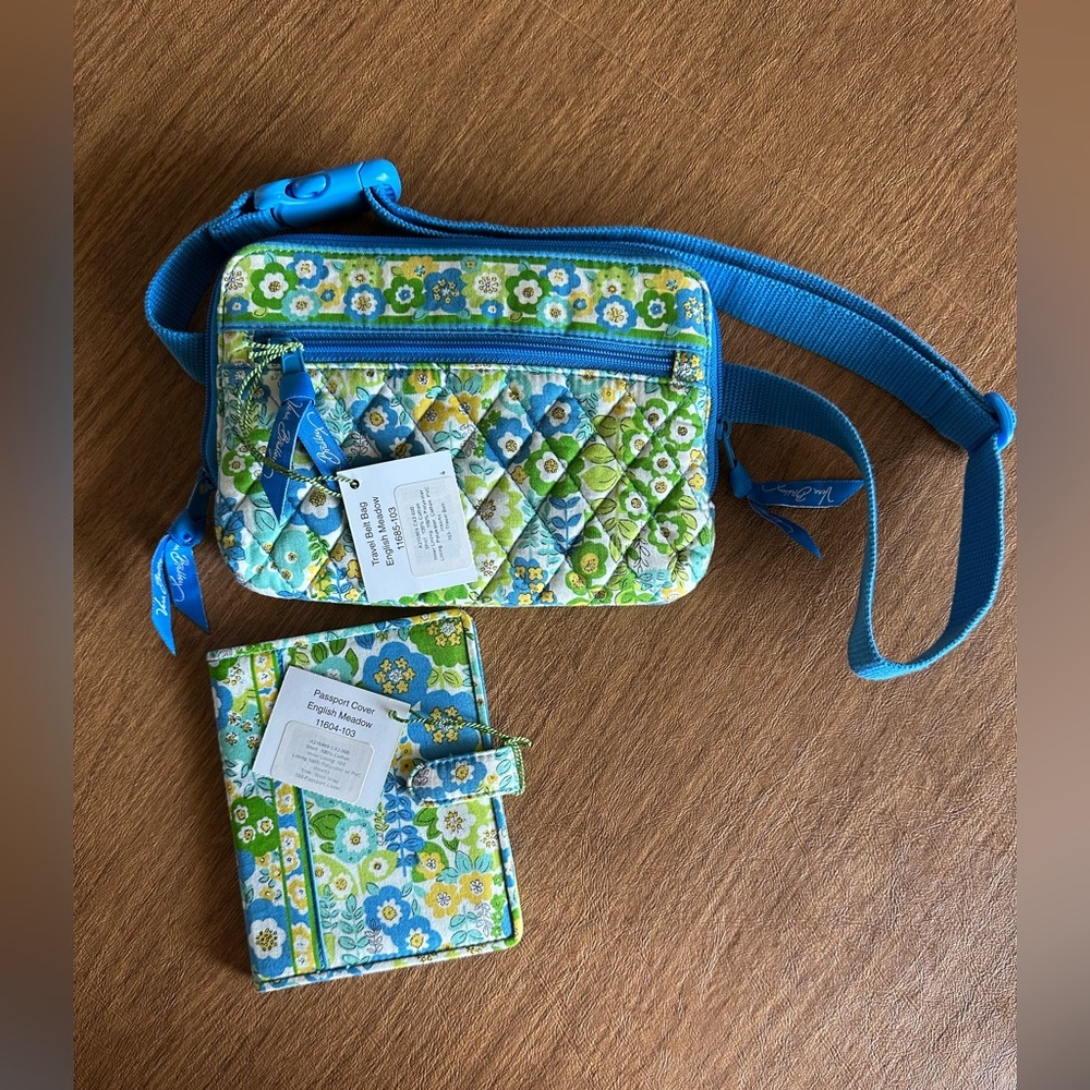NWT Vera Bradley Passport Cover in English Meadows